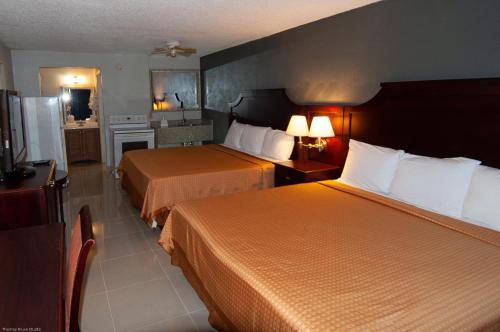 克利爾沃特的住宿－Express Inn & Suites - 5 Miles from St Petersburg Clearwater Airport，相簿中的一張相片