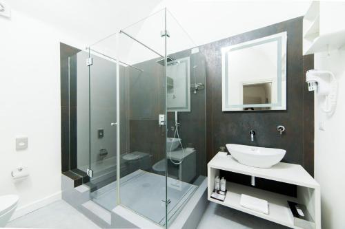 Dada Suite