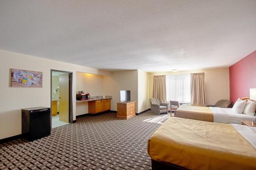 Gallery image of Econo Lodge Inn & Suites in Wisconsin Dells
