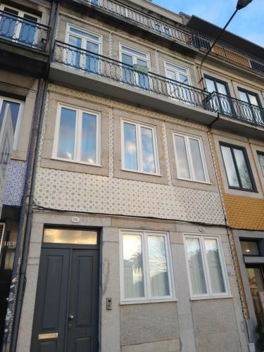ML Apartments Republic