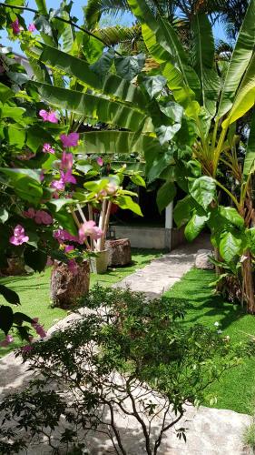 Jardín al aire libre en Sairee Sairee Guesthouse