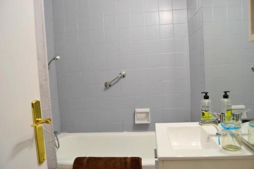 Ένα μπάνιο στο Apartamento en La Molina