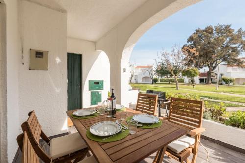 Green Oasis Villa w Parking by beach by LovelyStay