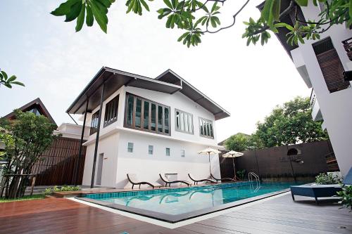 Bazén v ubytování Le Patta Resort & Hotel Chiang Rai nebo v jeho okolí