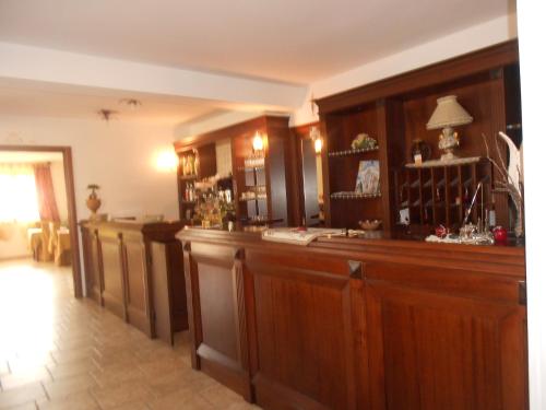 Lounge nebo bar v ubytování Hotel Vitalba