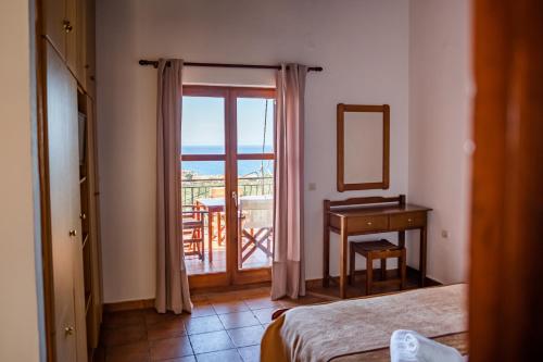 Posteľ alebo postele v izbe v ubytovaní Papanestoras Apartments