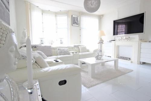 Foto White Luxury Penthouse in City Centre 5