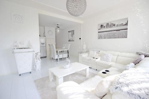Foto White Luxury Penthouse in City Centre 4