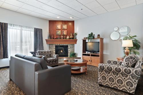 TV/Unterhaltungsangebot in der Unterkunft Elevation Inn & Suites, Trademark Collection by Wyndham