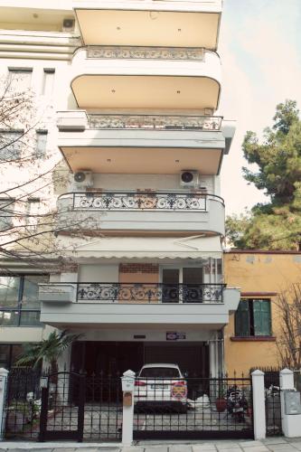 New Stylish and Cozy House near Metro Station