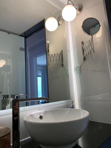 Blue Elegance City Center Heraklion Apartment photo 3