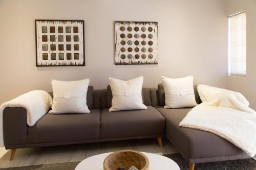 Χώρος καθιστικού στο Lauradale Accommodation