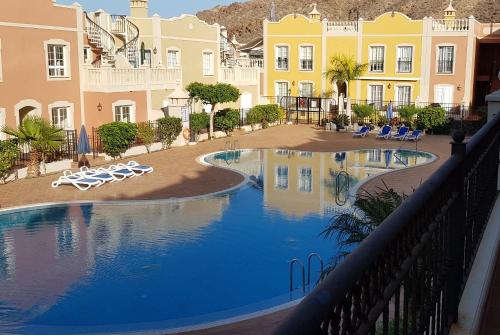 Výhled na bazén z ubytování Apartments in Palm Mar nebo okolí