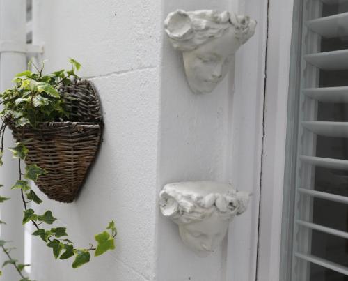 Gambar di galeri bagi Olive Tree Apartment Hove di Brighton & Hove