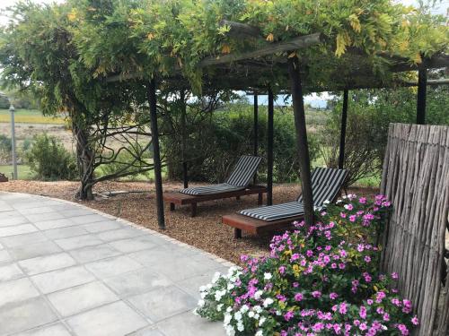 Κήπος έξω από το Lauradale Accommodation