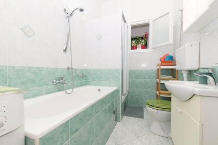 House Sandra with private heated pool and jacuzzi