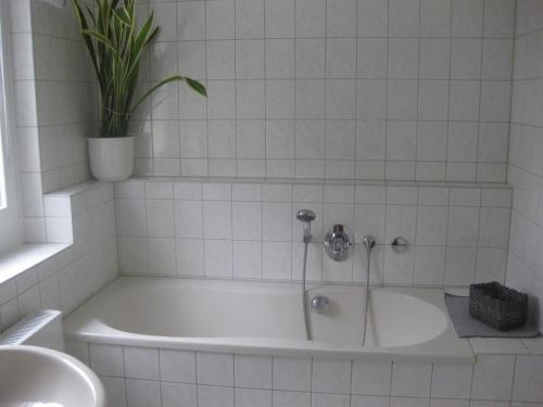 Ένα μπάνιο στο Ferienwohnung mit Aegidienblick
