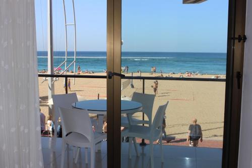 Lord Nelson Las Canteras 2