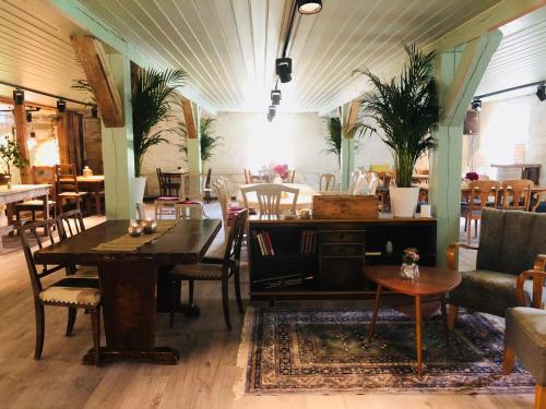 En restaurant eller et andet spisested på Grønset Skysstasjon