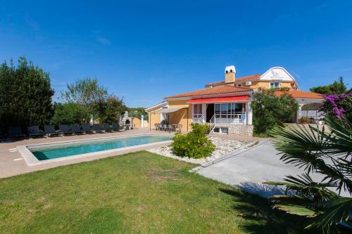 Villa VEDORNA - big wellness house near beach, pool, wellness room with jacuzzi & sauna, game room, table tennis, playground & bbq, Pomer, Istria