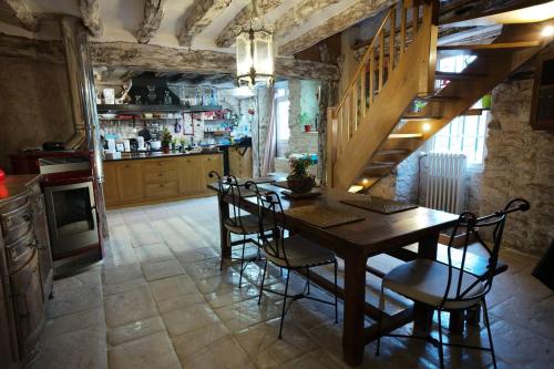 Gallery image of ancienne maison des templiers in Gouillons