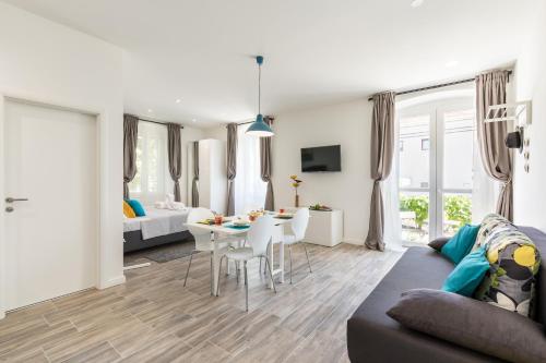 SeaBed Rooms&Studio Split