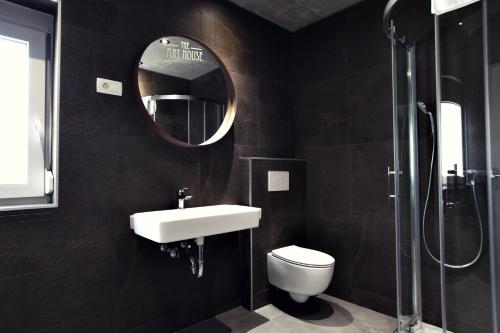 Ένα μπάνιο στο Apartments The Art House
