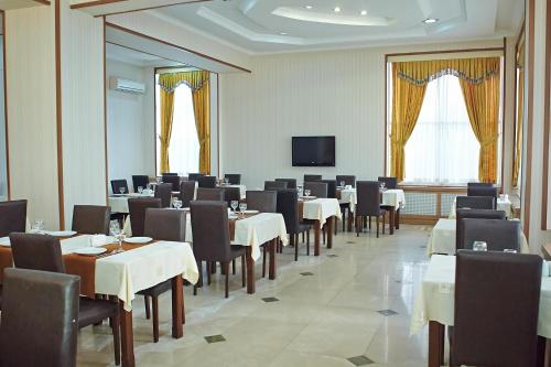 Restauracja lub miejsce do jedzenia w obiekcie Grand Nakhchivan Hotel