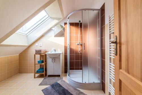 A bathroom at Žrebčín Mlynčok