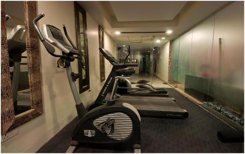 Gimnasio o instalaciones de fitness de Hotel Aura - New Delhi Railway Station