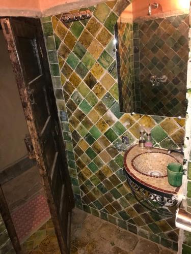 Kasbah Ennakbにあるバスルーム