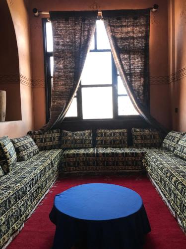 Kasbah Ennakbにあるシーティングエリア