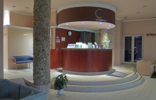 Лобби или стойка регистрации в Hotel Centrál