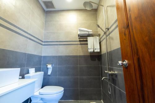 Ванная комната в Khách sạn Tuyết Hiển