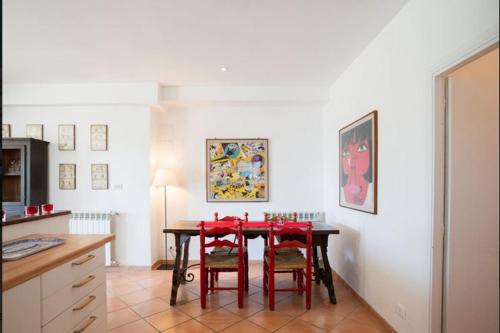 Dapur atau dapur kecil di Verde Blu Lakefront Boutique Holiday Apartments Trevignano Romano