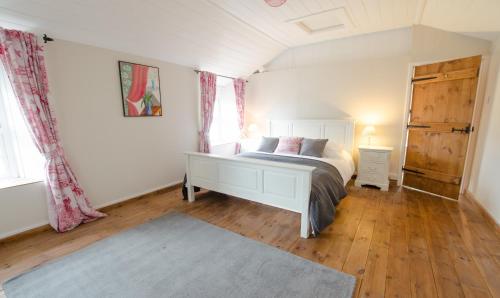 Berry Cottage Croyde - Sleeps 7-9 - Dog Friendly - Optional Hot Tub Hire