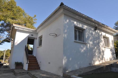Το κτήριο όπου στεγάζεται  η παραθεριστική κατοικία