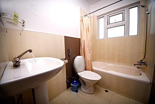 Ein Badezimmer in der Unterkunft Hotel Thamel