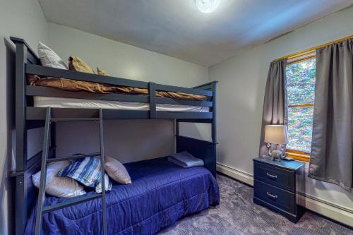 Un ou plusieurs lits superposés dans un hébergement de l'établissement Grandma's Cottage