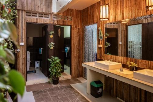 Koupelna v ubytování Boutique Hotel & Restaurant, Jaidee Bamboo Huts