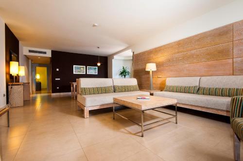 Area soggiorno di Kn Hotel Arenas del Mar Adults Only