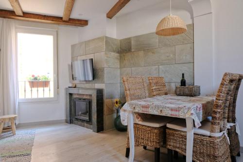 Μια τηλεόραση ή/και κέντρο ψυχαγωγίας στο Apartamento Roseta en Calahorra
