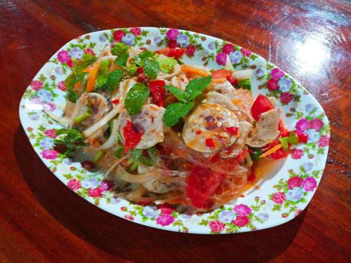 別荘の敷地内または近くでの食事または食べ物