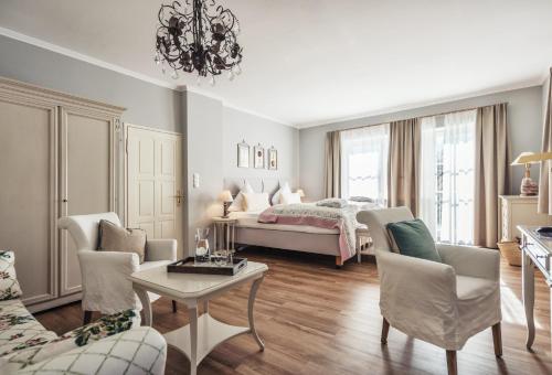 Gallery image of Biohotel Schlossgut Oberambach in Münsing am Starnberger See