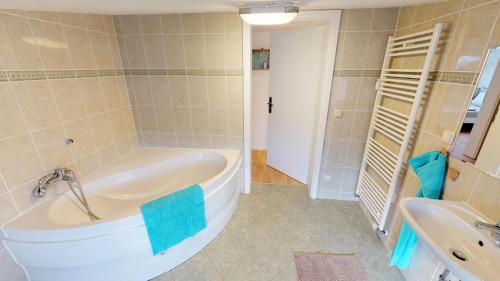 Koupelna v ubytování Altes Warmbad Wolgast