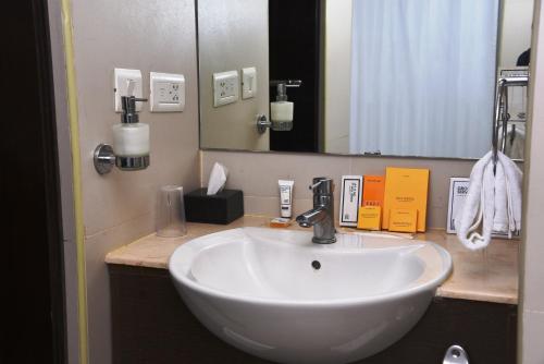 Kupatilo u objektu Keys Select by Lemon Tree Hotels, Visakhapatnam
