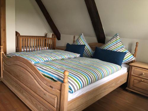 Altes Pastorat Langenhornにあるベッド