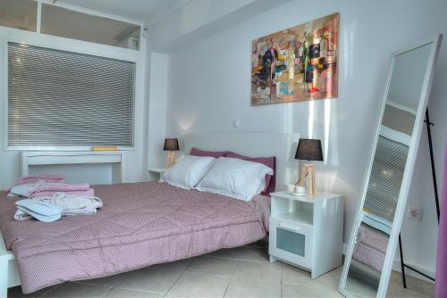 Downtown Glyfada smart apartment