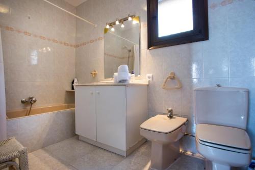 Et badeværelse på Bella Vista by Aguilarent