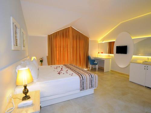 Gallery image of Sea Breeze Hotel and Apartments in Oludeniz